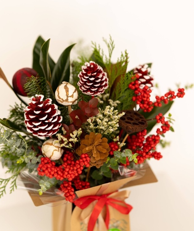 Fleurs à Lisbonne - Christmas Box with Pinecones (2)