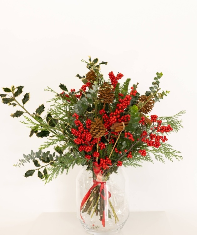 Fleurs à Lisbonne - Red Christmas Branch (1)