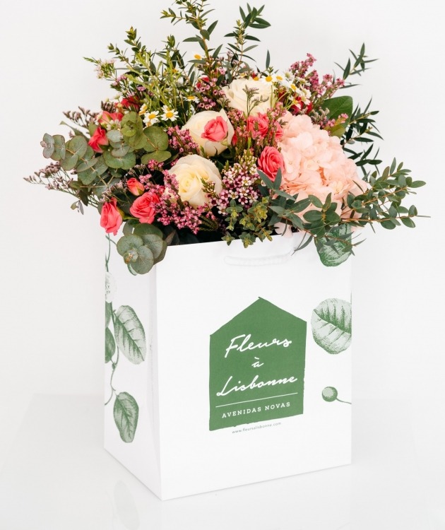 Fleurs à Lisbonne - Bouquet d'Hortense et roses de Santa Teresinha (1)