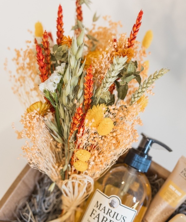 Fleurs à Lisbonne - Marius Fabre Cosmetic Pack - Honey 3