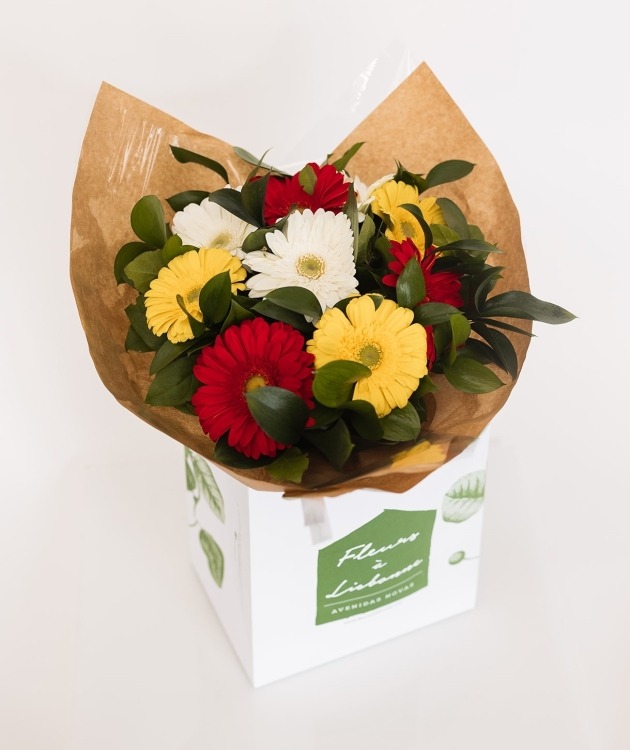 Fleurs à Lisbonne - Bouquet of Warm-Toned Gerberas (2)