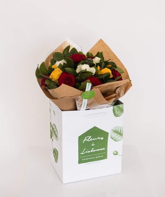 Fleurs à Lisbonne - Bouquet of Roses Mix (1)