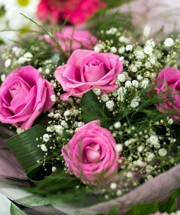 Fleurs à Lisbonne - Bouquet  of Roses and Gypsophyl  (4)