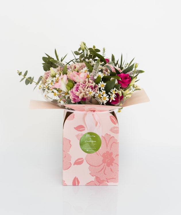 Fleurs à Lisbonne - Box with Bouquet of Country Flowers (1)