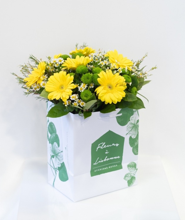Fleurs à Lisbonne - Bouquet of Yellow Gerberas (1)