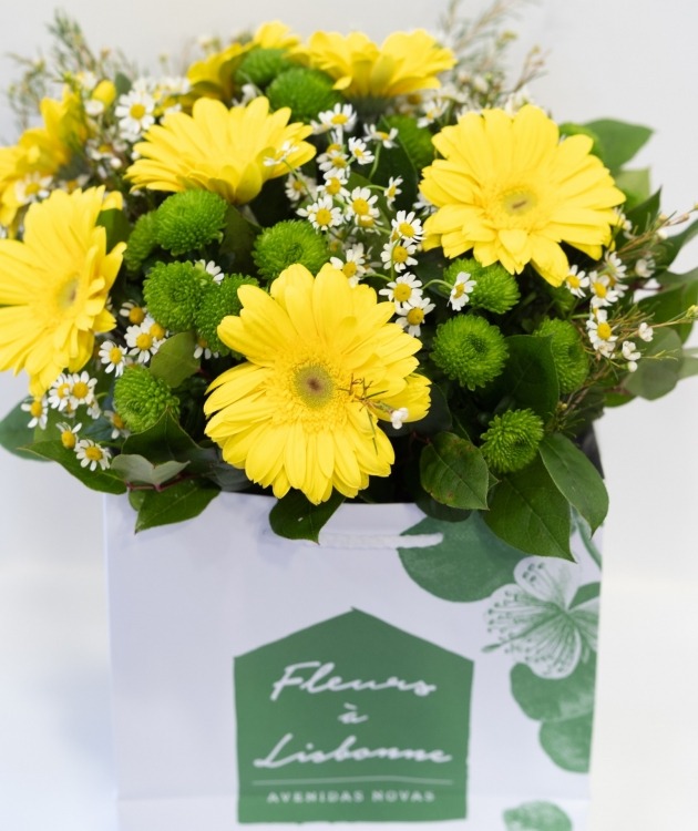 Fleurs à Lisbonne - Bouquet of Yellow Gerberas (6)