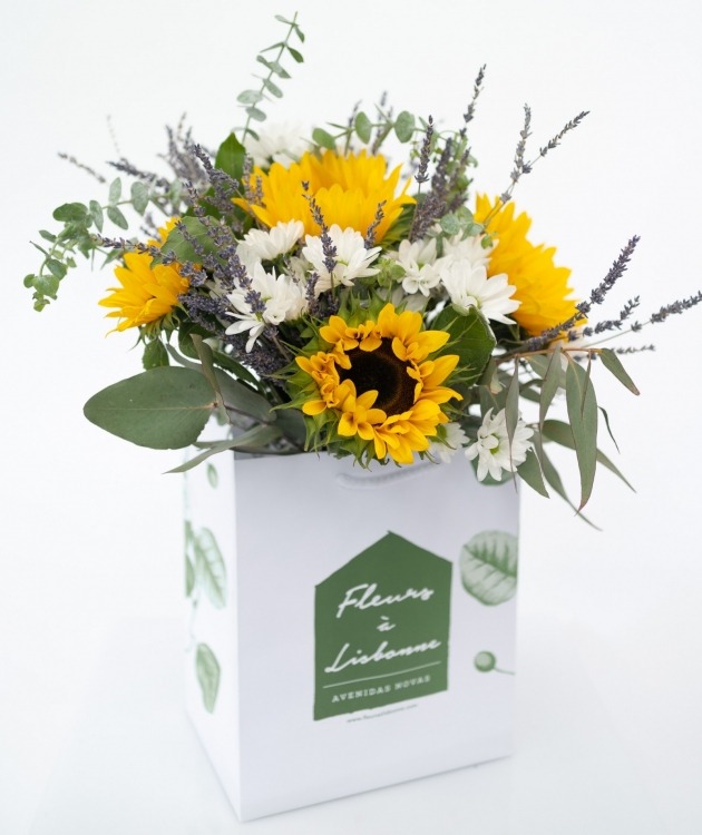 Fleurs à Lisbonne - Bouquet of Sunflowers, Lavenders and White Daisies (2)