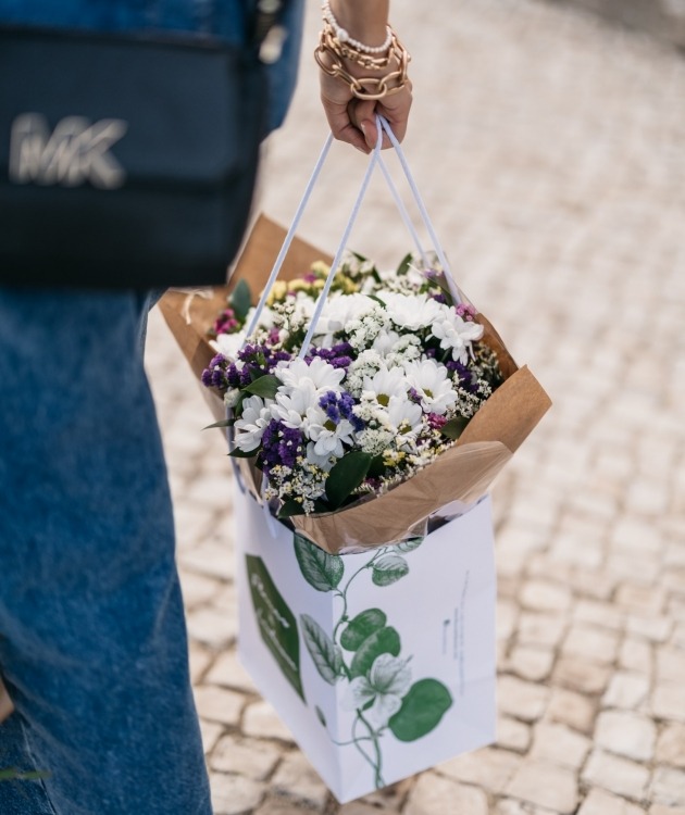Fleurs à Lisbonne - Bouquet of Country Daisies (10)