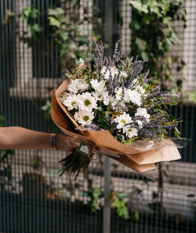 Fleurs à Lisbonne - Bouquet of Daisies and Lavender (4)
