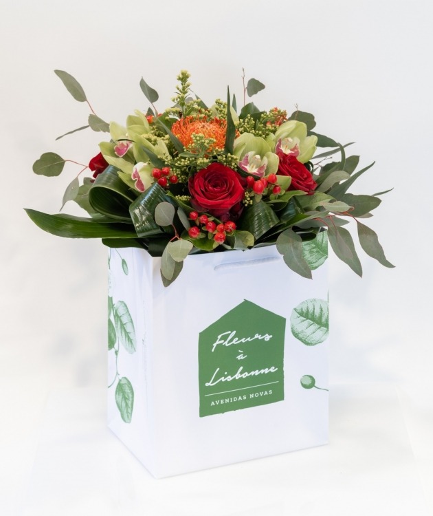 Fleurs à Lisbonne - Ramo de Rosas Vermelhas e Orquídeas Verdes 1