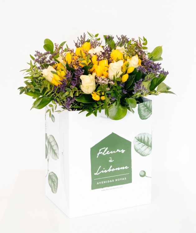 Fleurs à Lisbonne - Feldzweig mit Gelben Freesien (1)