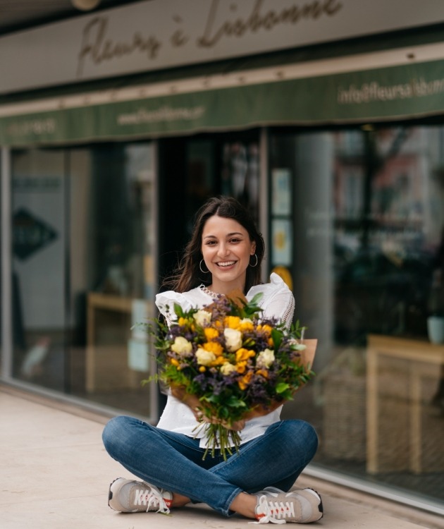 Fleurs à Lisbonne - Feldzweig mit Gelben Freesien (6)