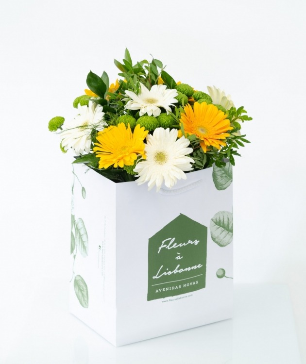 Fleurs à Lisbonne - Bouquet of Yellow and White Gerberas (2)