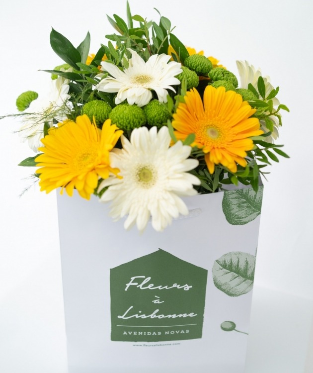 Fleurs à Lisbonne - Bouquet of Yellow and White Gerberas (4)