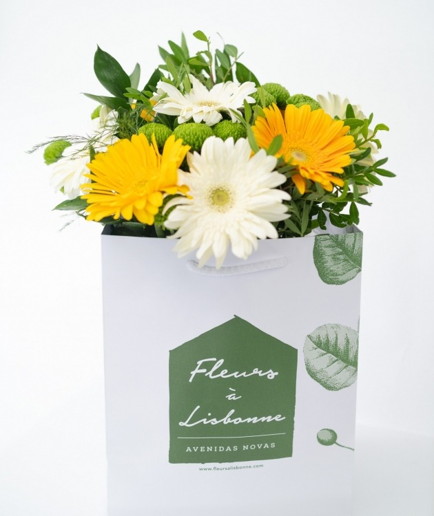 Fleurs à Lisbonne - Bouquet of Yellow and White Gerberas (3)