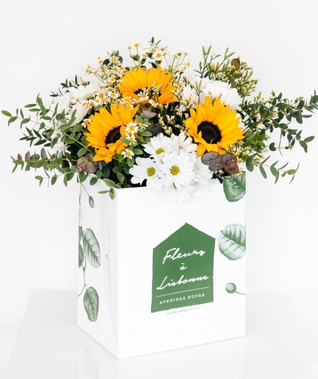 Fleurs à Lisbonne - Bouquet of Sunflowers and White Daisies (1)
