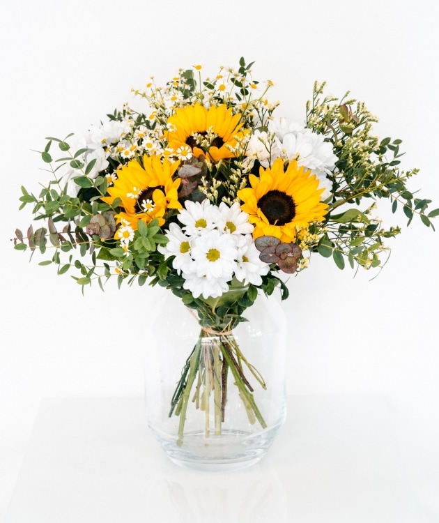 Fleurs à Lisbonne - Bouquet of Sunflowers and White Daisies (2)