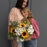 Bouquet of Sunflowers and White Daisies (6)