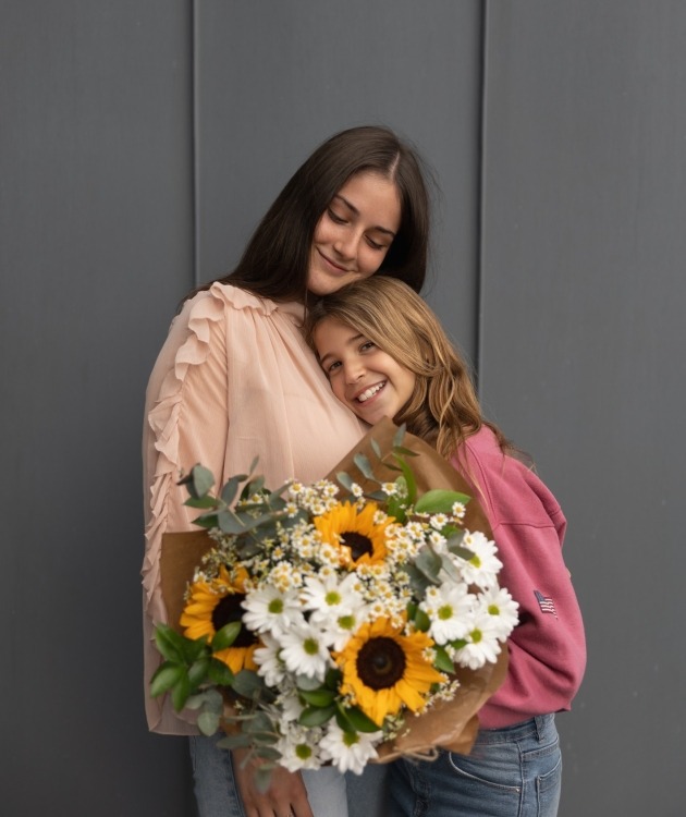 Fleurs à Lisbonne - Bouquet of Sunflowers and White Daisies (7)