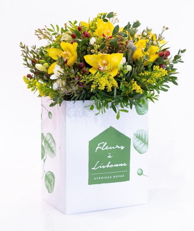 Fleurs à Lisbonne - Bouquet of Yellow Orchids 1