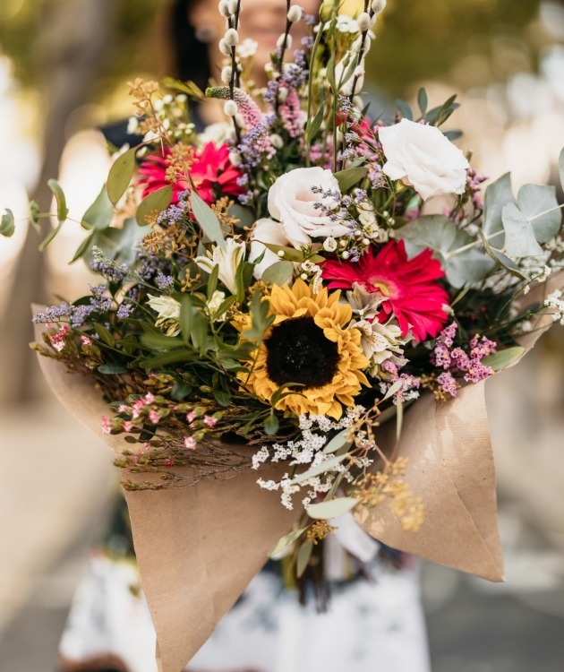 Fleurs à Lisbonne - Ramo de Girasoles y Gerberas Rosas (5)