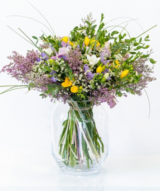 Fleurs à Lisbonne - Ramo Mix de Frésias e Eucalipto (2)