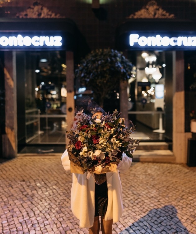 Fleurs à Lisbonne - Bouquet of Wild Roses and Orchids (8)