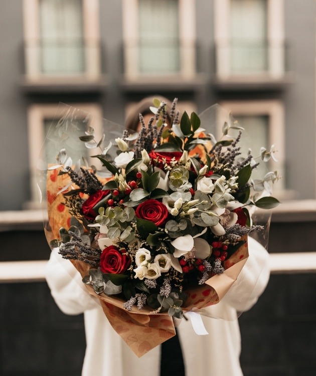 Fleurs à Lisbonne - Bouquet of Wild Roses and Orchids (3)