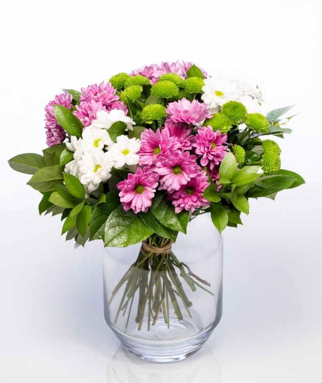 Fleurs à Lisbonne - Bouquet of White and Pink Daisies (2)