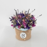 Fleurs à Lisbonne - Statice Arrangement in Decorative Basket 2 Thumb