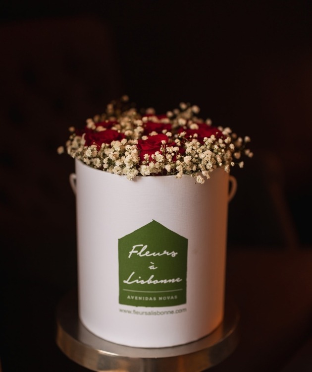 Fleurs à Lisbonne - Tall Box of Red Roses 6
