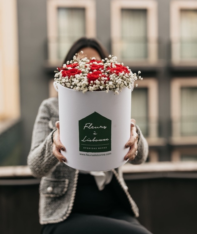 Fleurs à Lisbonne - Tall Box of Red Roses 4