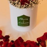 Fleurs à Lisbonne - Tall Box of Red Roses 8 Thumb