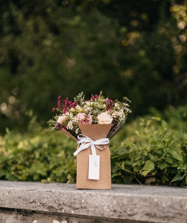 Fleurs à Lisbonne - Box of Country Carnations (3)