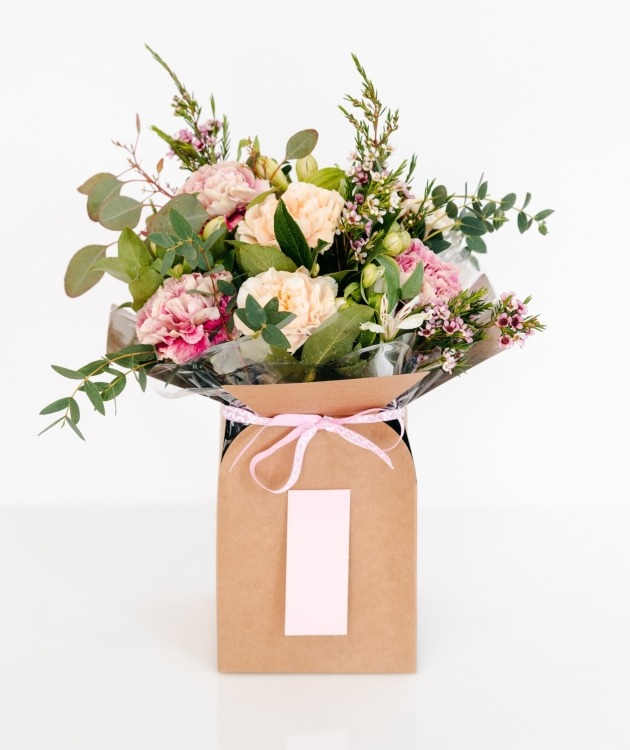 Fleurs à Lisbonne - Box of Country Carnations 1