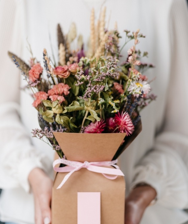 Fleurs à Lisbonne - Box of Dried Pink Flowers (6)