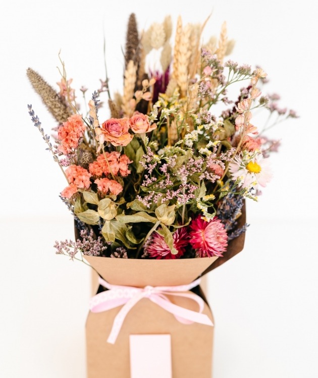 Fleurs à Lisbonne - Box of Dried Pink Flowers (2)