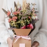 Caixa de Flores Secas Cor de Rosa (6)