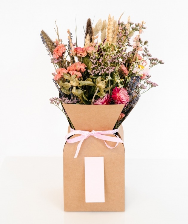Fleurs à Lisbonne - Box of Dried Pink Flowers (1)