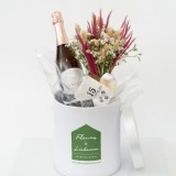 Fleurs à Lisbonne - Box with a Bouquet of Dried Fruits, Chocolates and Sparkling Wine 1 Thumb