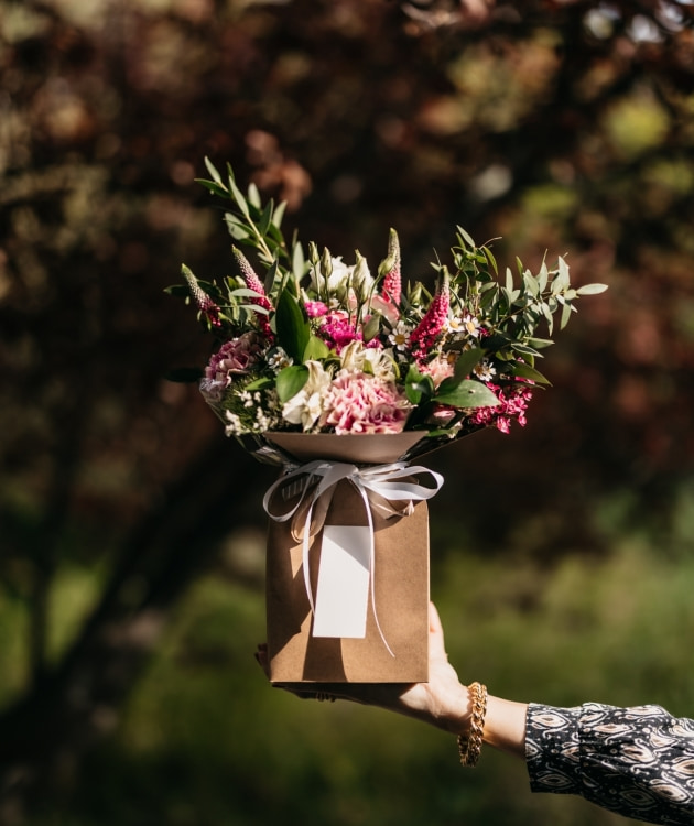 Fleurs à Lisbonne - Schachtel mit Landblumenarrangement (2)