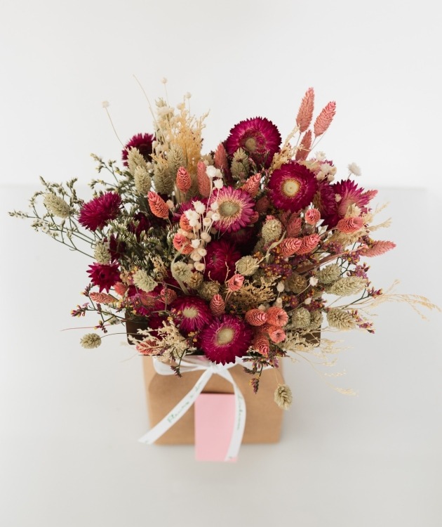 Fleurs à Lisbonne - Dark Pink Dried Flower Box (2)