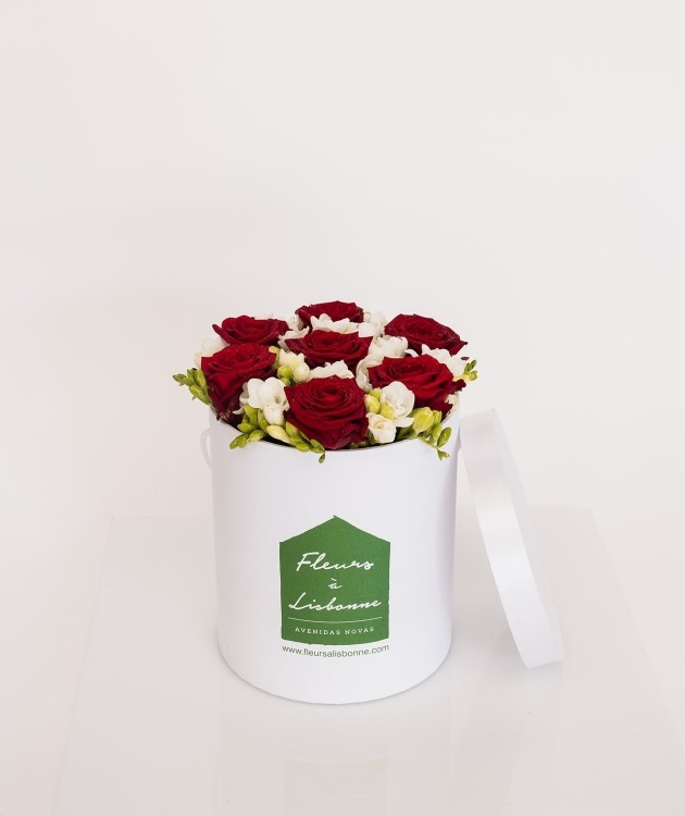 Fleurs à Lisbonne - Large Box of Red Roses (1)