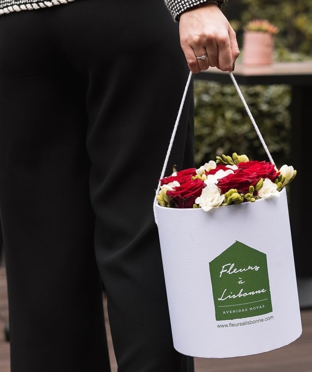 Fleurs à Lisbonne - Large Box of Red Roses (11)